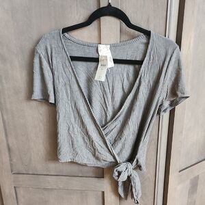 Buckle Blu Pepper Gray Short Sleeve Tie Front Blouse